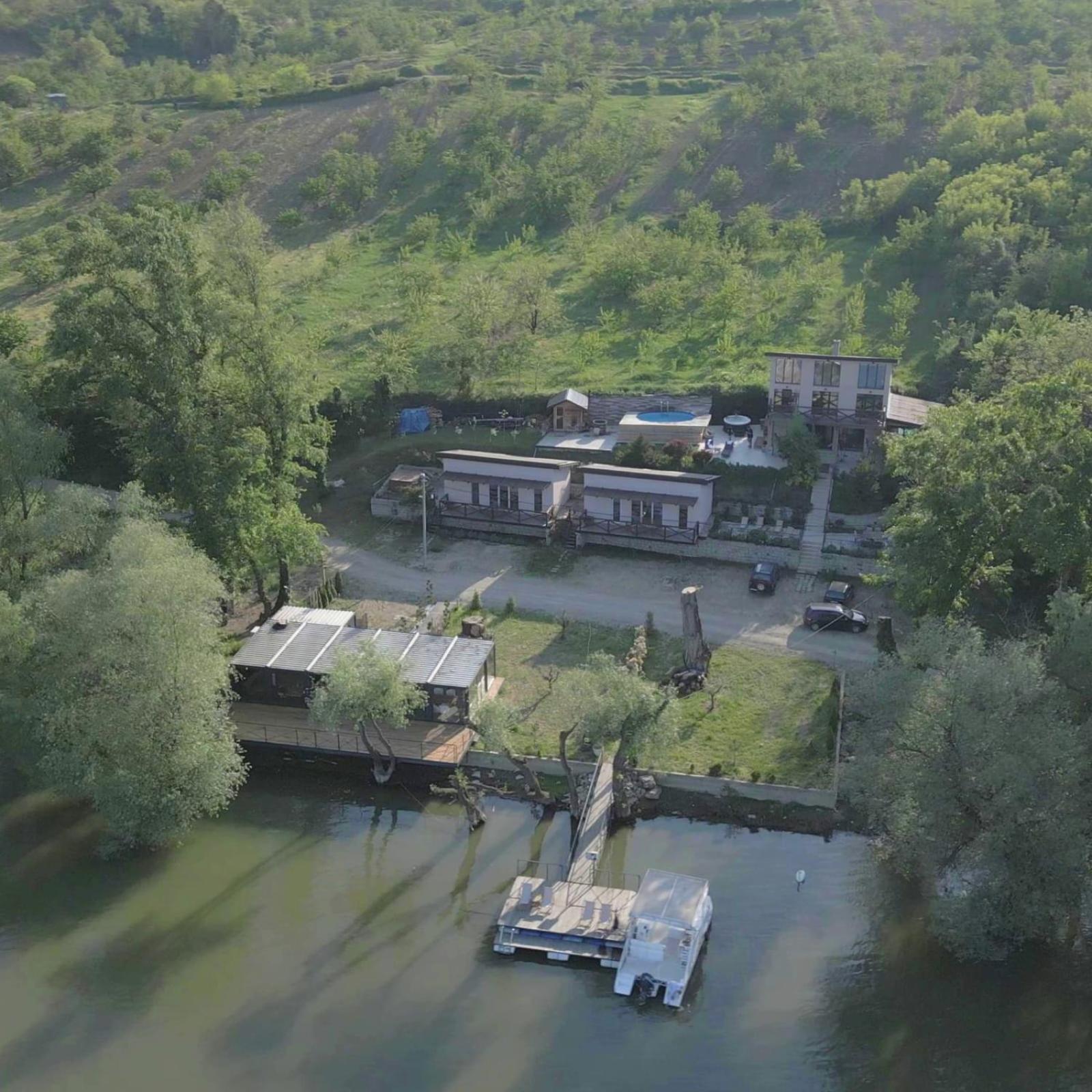 Willa Bora Kuce Na Reci Belgrad Zewnętrze zdjęcie